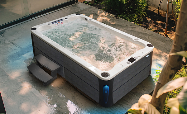 Deck Series Paysandú hot tubs for sale